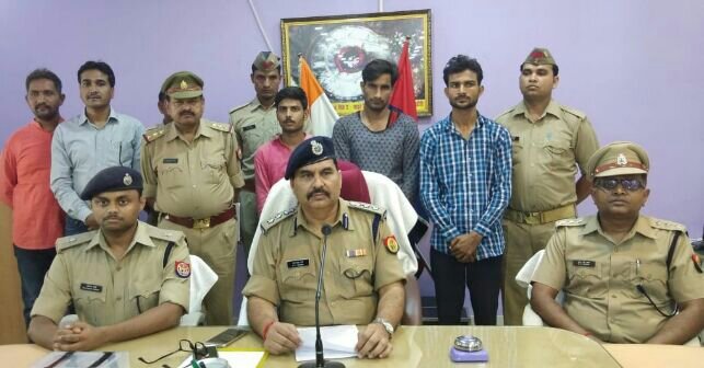 बलात्कार का भयानक अंजाम: पत्नी के साथ बलात्कार करने का बदला लेने के लिए हुई थी विजय की हत्या, पत्नी व सहयोगियों समेत मुख्य आरोपी पहुंचा सलाखों के पीछे | New India Times