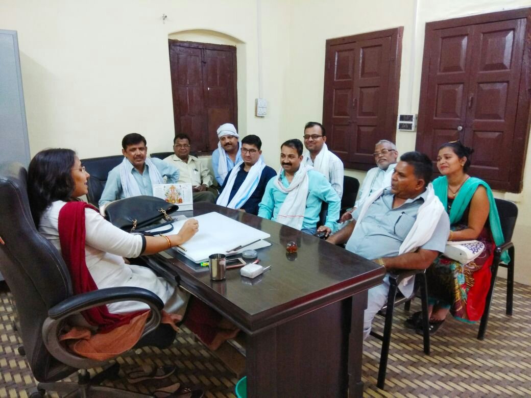 अंतर्जनपदीय बेसिक शिक्षा वेल्फेयर एसोसिएशन की मांग पर ज़िला वित्त एवं लेखाधिकारी ने समस्त खण्ड शिक्षाधिकारियों को आदेश पत्र जारी  | New India Times