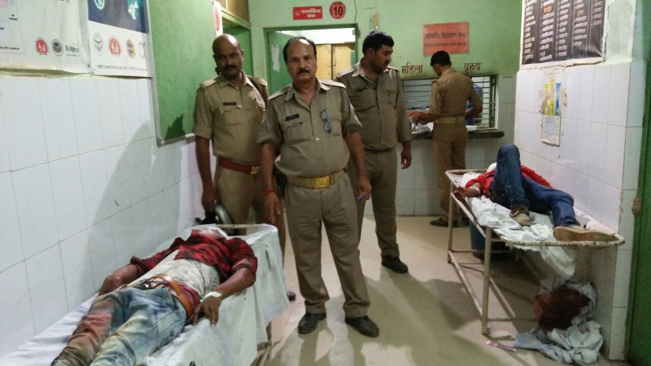 बरात जा रही कार पलटने से एक की मौके पर ही मौत व पांच गंभीर रूप से घायल | New India Times