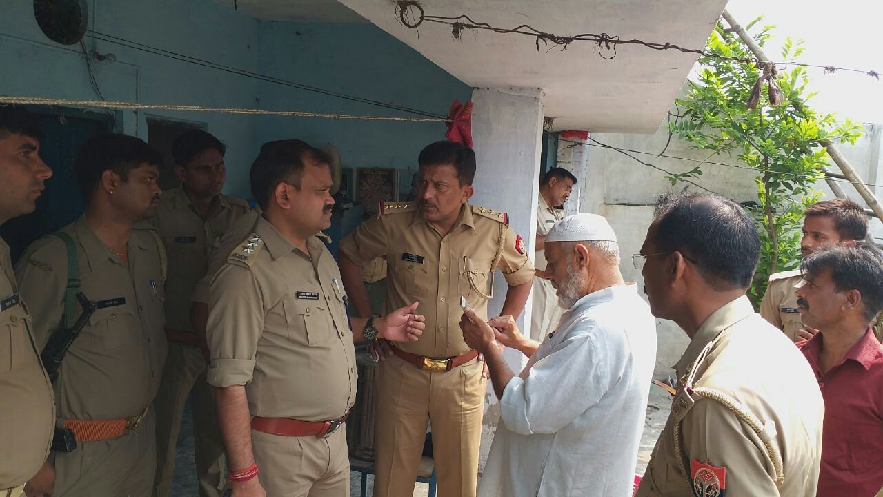 लखीमपुर खीरी जिला में अलग अलग जगहों पर संदिग्ध हालात में चार लाशें मिलने से मची खलबली | New India Times