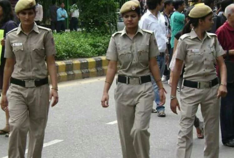 पुलिस महानिदेशक के निर्देश पर यूपी में बदल गई महिला पुलिस कर्मियों की वर्दी | New India Times