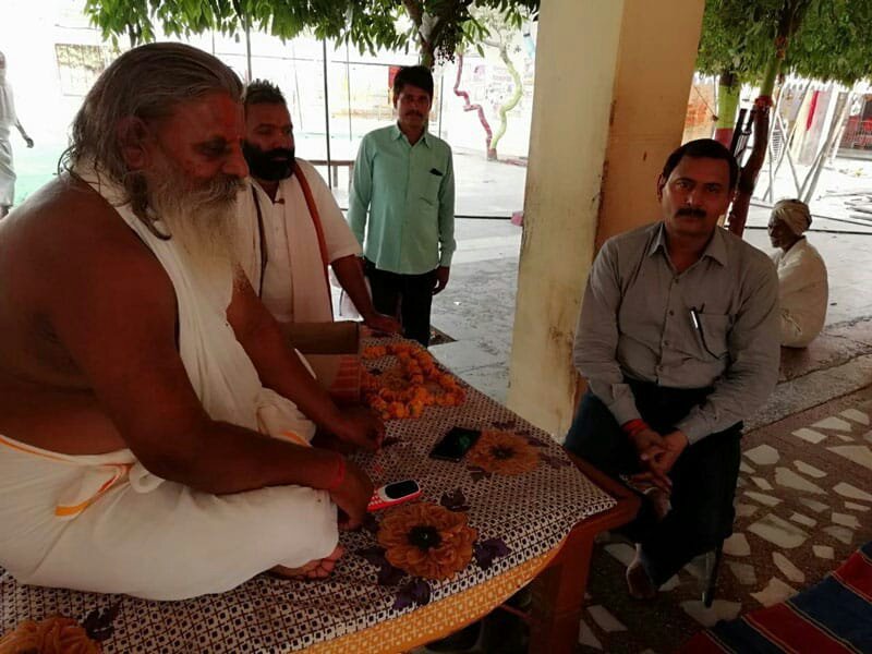 भिंड कलेक्टर श्री आशीष कुमार गुप्ता ने दंदरौआधाम स्थित हनुमान जी के दर्शन कर संत 1008 श्री रामदास जी महाराज का लिया आशिर्वाद | New India Times