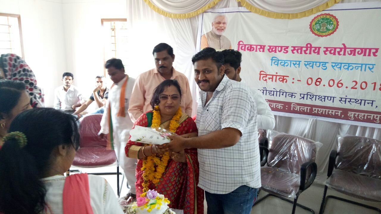 रोज़गार मेले में भाजपा कार्यकर्ता का जन्मदिन मनाने की कांग्रेसियों ने की निंदा | New India Times