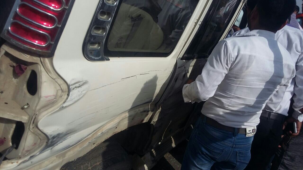 रानीगंज विधायक अभय कुमार उर्फ धीरज ओझा की गाडी को ट्रक ने मारी कई बार टक्कर, विधायक ने लगाया हत्या की साजिश का आरोप | New India Times