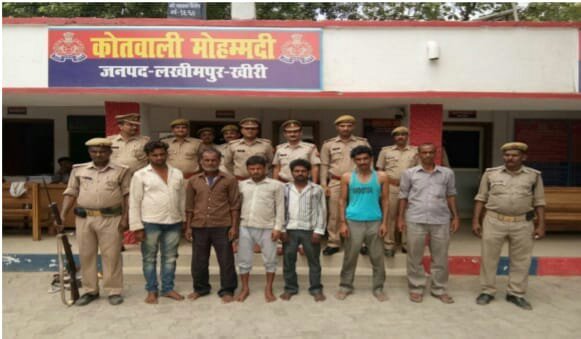 लखीमपुर खीरी जिला में पुलिस कार्रवाई में बडी मात्रा में अवैध कच्ची शराब बरामद | New India Times