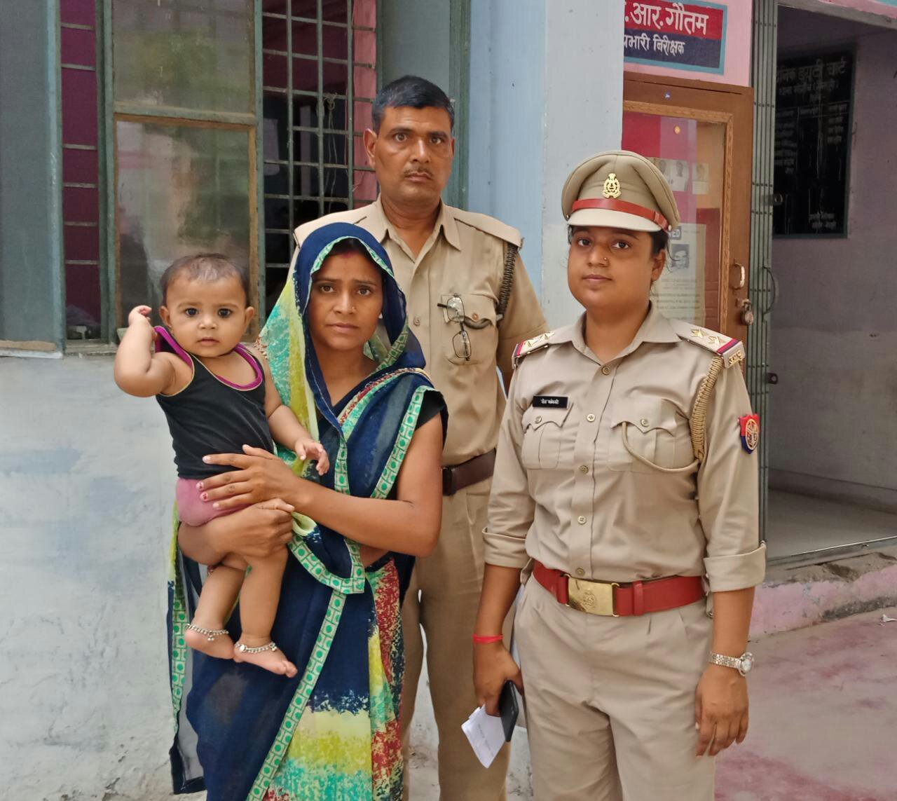 दहेज में कार न देने पर विवाहिता को दी गई जहर, पुलिस थाने में मामला दर्ज | New India Times
