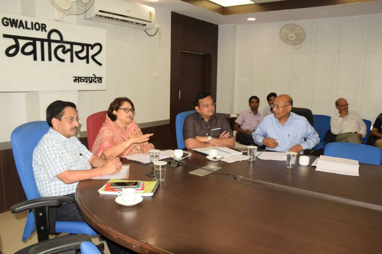 मुख्यमंत्री श्री शिवराज सिंह चौहान ने मुख्यमंत्री जन कल्याण (सबंल) योजना पर की वीडियो कॉन्फ्रेंसिंग, मंत्री माया सिंह ने रखी अपनी बात | New India Times