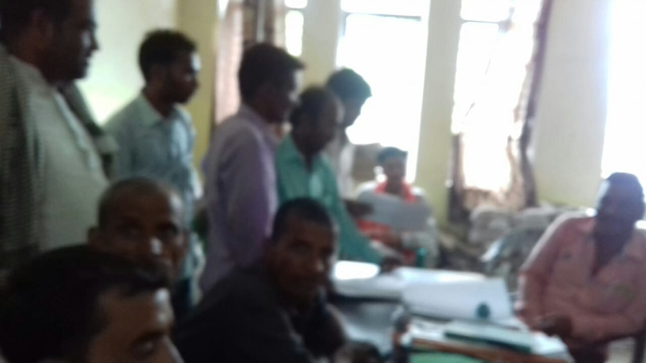 उत्तर प्रदेश के जिला लखीमपुर खीरी की तहसील गोला गोकर्णनाथ में तहसील पूर्ति कार्यालय बना भष्टाचार का अड्डा | New India Times