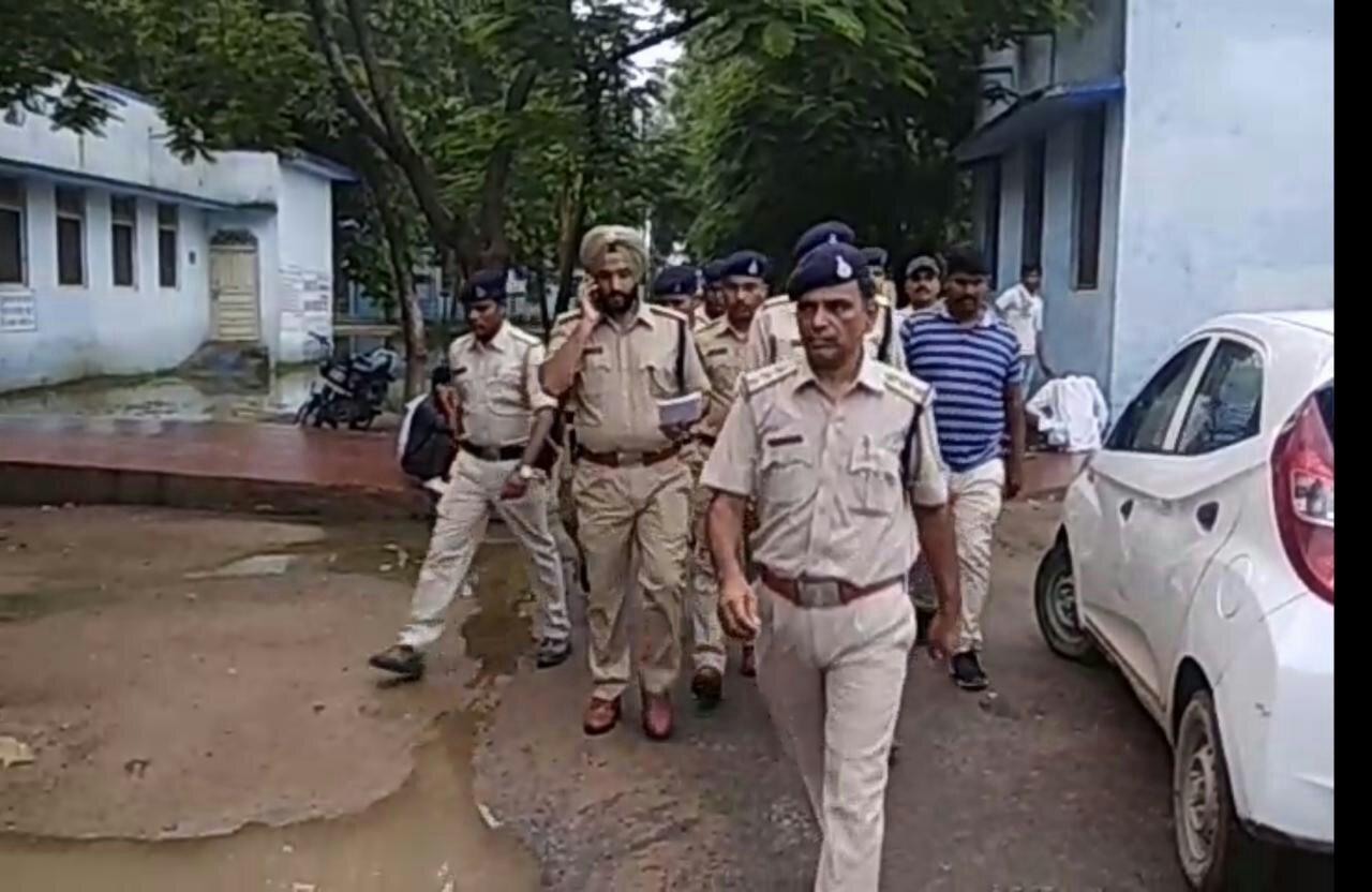 चंबल रेंज में बंदूक का खौफ बरकरार: रंजिश में हमलावरों ने चार लोगों को मारी गोली, दो की मौत दो गंभीर रूप से घायल | New India Times