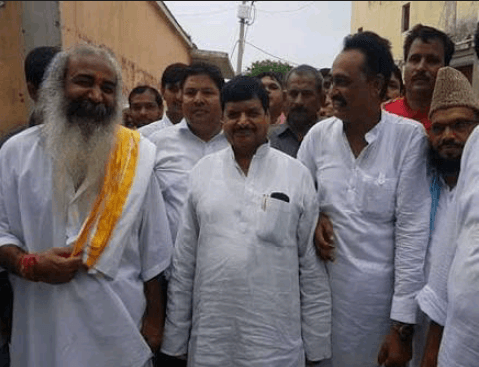 समाजवादी में मचे घमासान और सेक्युलर मोर्चे के गठन पर विशेष | New India Times