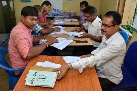 यह एक बड़ी राजनीतिक साजिश और लोगों को परेशान करने वाला है: बदरूद्दीन अजमल; असम में दूसरे नेशनल रजिस्टर ऑफ सिटीजन (NRC) ड्राफ्ट पर सियासी संग्राम जारी | New India Times