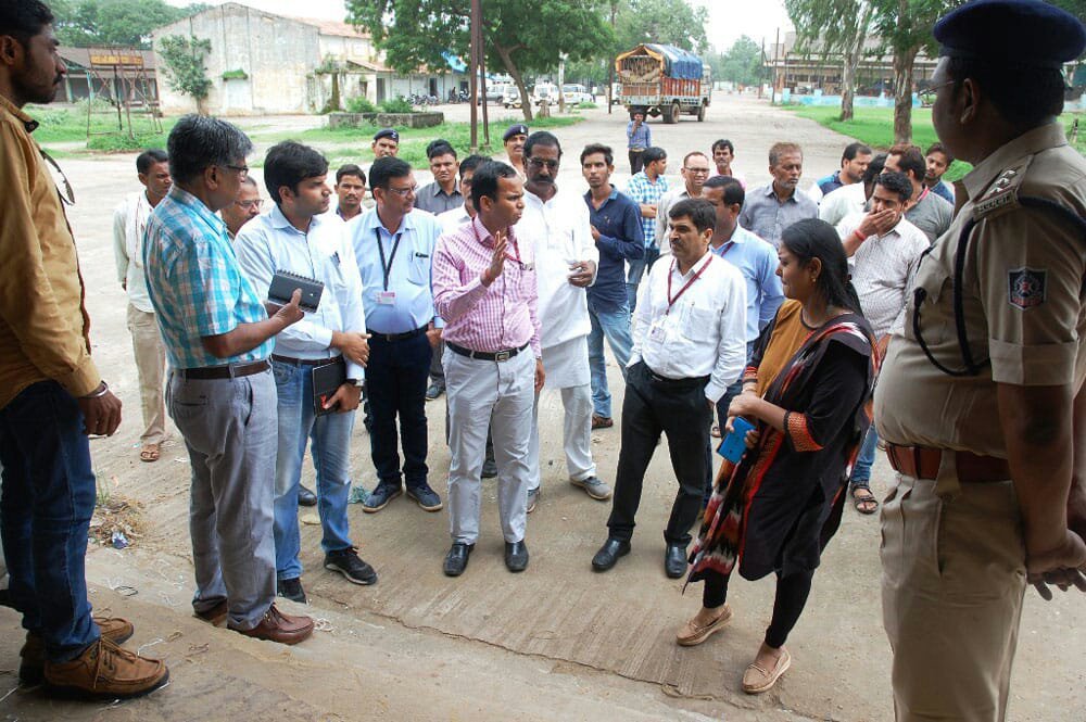 विधानसभा चुनाव 2018 के दृष्टिगत कलेक्टर एवं जिला निर्वाचन अधिकारी केवीएस चौधरी ने कृषि उपज मण्डी कटनी का किया निरीक्षण  | New India Times