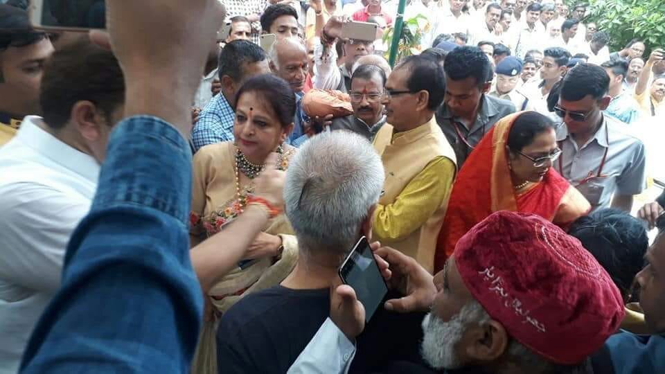 वृहद गुजराती समाज के प्रतिनिधि मंडल ने मुख्यमंत्री से की मुलाक़ात | New India Times