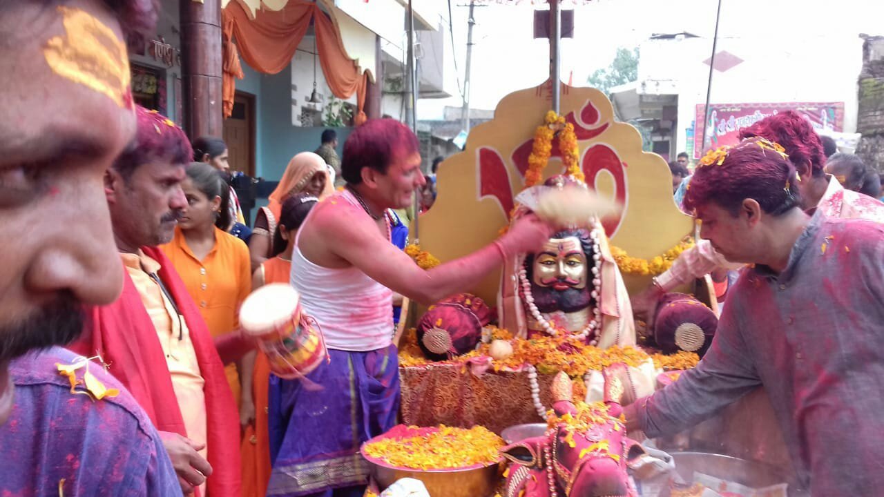 भगवान भोले शंकर का विशाल डोला नगर भ्रमण के लिये निकला | New India Times