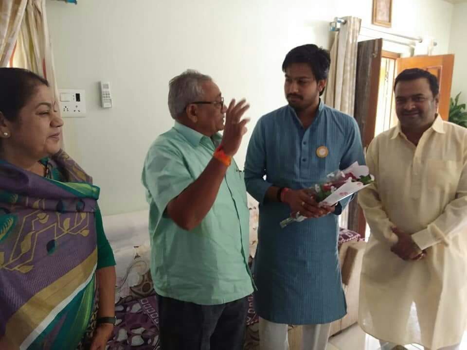 कांग्रेस नेत्री एवं कांग्रेस नेताओं ने अखिल भारतीय किसान मज़दूर महासंघ के अध्यक्ष से की मुलाक़ात | New India Times