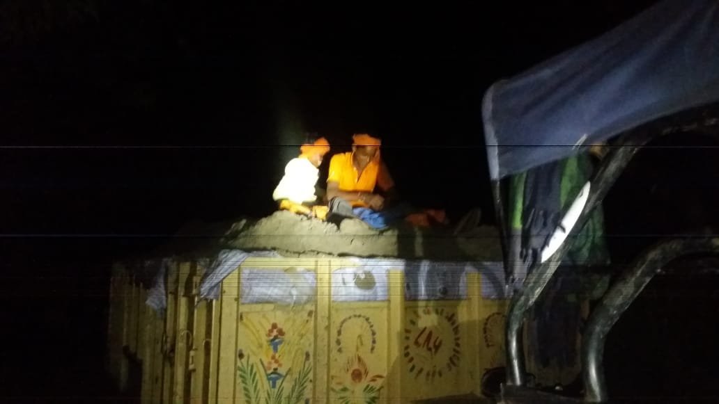 अवैध गठजोड़: खनन माफियाओं के इशारे पर नांच रहे खनन अधिकारी, वेतन सरकार से और वफादारी खननमाफिओं की??? | New India Times