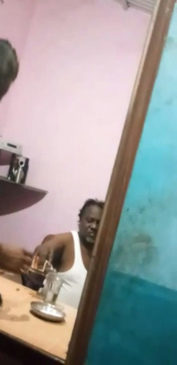 अकोला शहर में धडल्ले से चल रहा है अवैध शराब का कारोबार, पुलिस पर शराब माफियाओं के साथ मिलीभगत का आरोप | New India Times