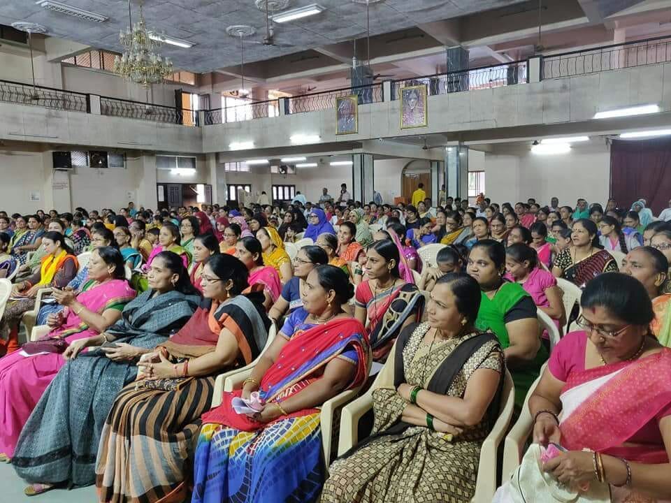 "कमल शक्ति बहनों " से भाजपा के पक्ष में माहौल बनाने की महिला एवं बाल विकास मंत्री श्रीमती अर्चना चिटनिस ने की अपील | New India Times