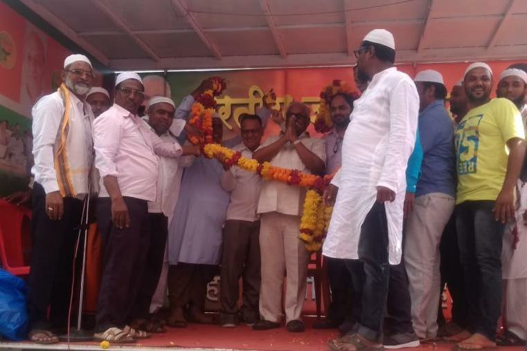 आमदार अनिल अन्ना गोटे के हाथों ओपन स्पेस के वॉल कंपाउंड कार्य का हुआ शुभारंभ 2 आमदार अनिल अन्ना गोटे के हाथों ओपन स्पेस के वॉल कंपाउंड कार्य का हुआ शुभारंभ | New India Times