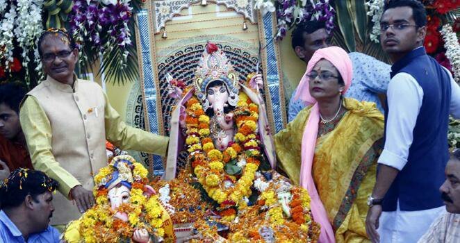 सीएम शिवराज ने एनजीटी के आदेश का किया उल्लंघन, सीएम हाउस में पीओपी की गणेश प्रतिमा की स्थापना व किया विसर्जन | New India Times