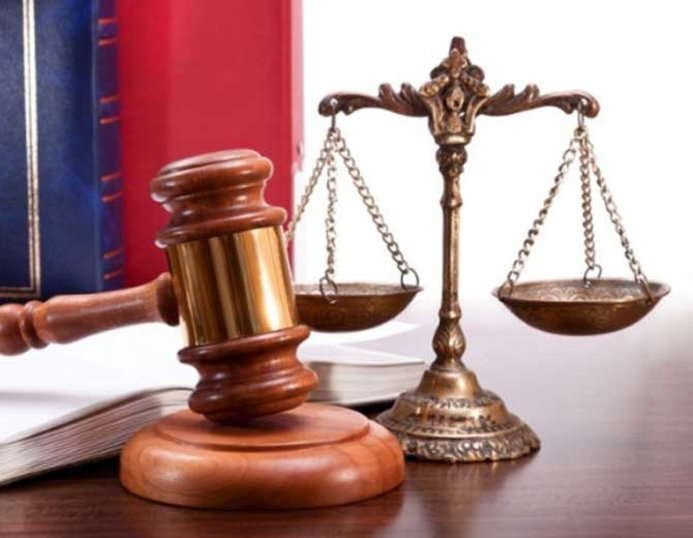 पैदल चल रहे व्यक्ति को लापरवाह मोटर सायकल चालक ने मारी टक्कर, आरोपी चालक को न्यायालय ने 3000 रूपये के अर्थदण्‍ड से दंडित किया | New India Times