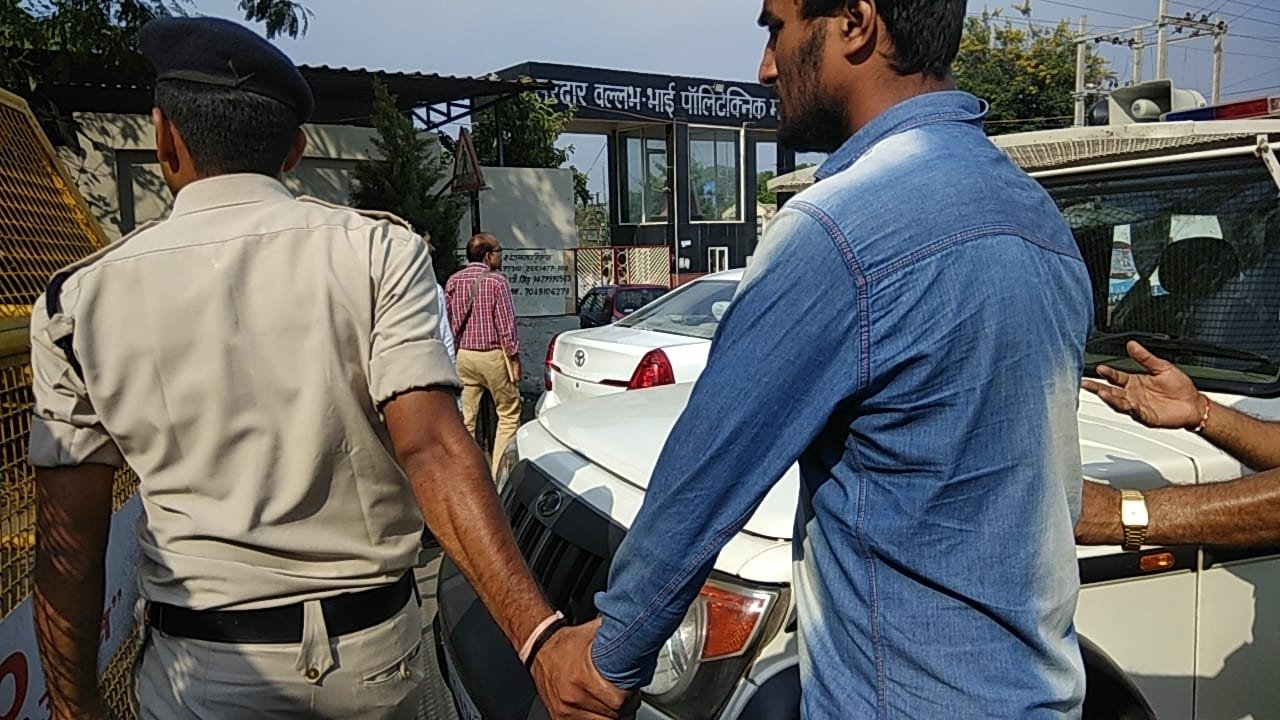 आम आदमी पार्टी से डरी भाजपा सरकार: आलोक अग्रवाल, 5 दिन में 3 बड़े नेताओं समेत 30 से ज्यादा कार्यकर्ता गिरफ्तार | New India Times