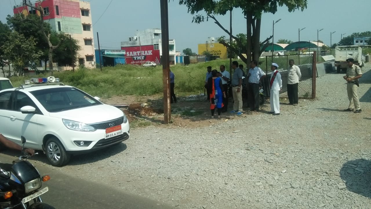 आदर्श चुनाव आचार संहिता के चलते कलेक्टर एवं एस पी की निगरानी में सख्ती से हटाए गए पोस्टर, बैनर्स एंव होर्डिंग्स | New India Times