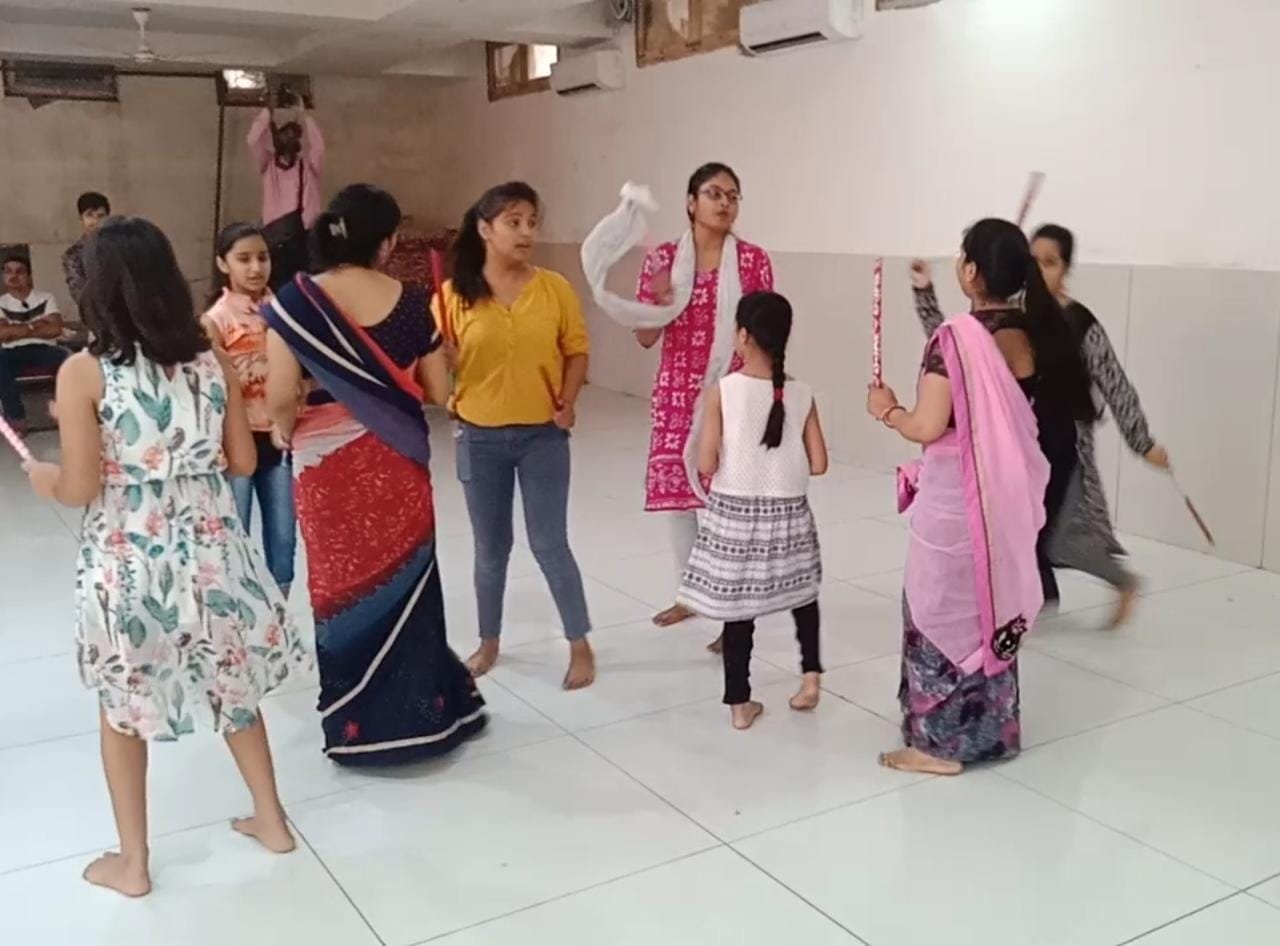 भिंड जिले में नवरात्रि के अवसर पर पहली बार किया जा रहा है गरबा का आयोजन | New India Times