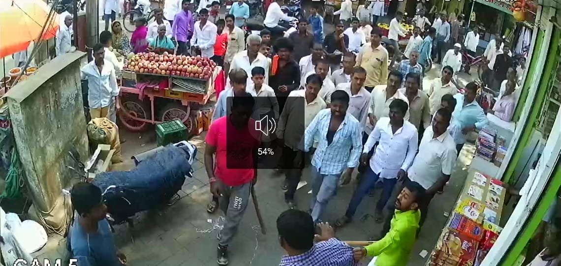 दुर्गा विसर्जन के दौरान हुडदंग मचाने व पत्रकारों की पिटाई करने वाले आरोपियों के खिलाफ पुलिस स्टेशन में मामला दर्ज | New India Times