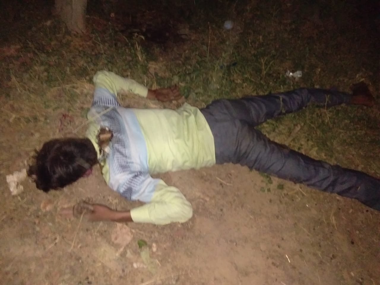 फिर आई विद्युत विभाग की बड़ी लापरवाही सामने, खंभे पर काम करते समय एक युवक की मौत | New India Times