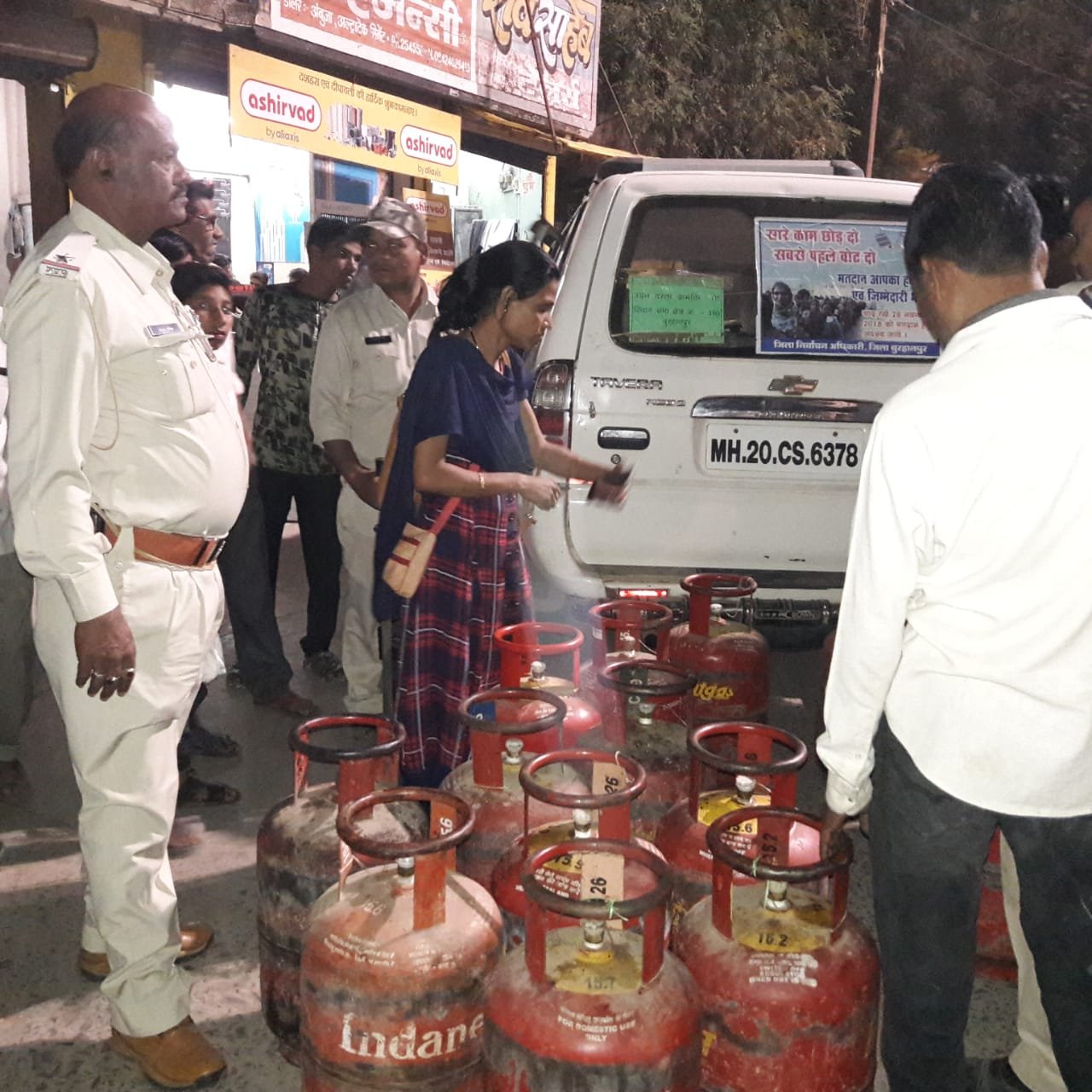 खाद्य विभाग ने चौपाटी पर से जप्त किए 14 घरेलू गैस सिलेंडर | New India Times