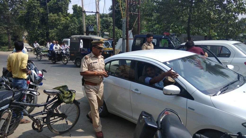 किसान गन हाऊस के मालिक ने अपनी लाइसेंसी रिवाल्वर से खुद को मारी गोली, गंभीर हालत में ट्रामा सेंटर लखनऊ रेफर 3 किसान गन हाऊस के मालिक ने अपनी लाइसेंसी रिवाल्वर से खुद को मारी गोली, गंभीर हालत में ट्रामा सेंटर लखनऊ रेफर | New India Times