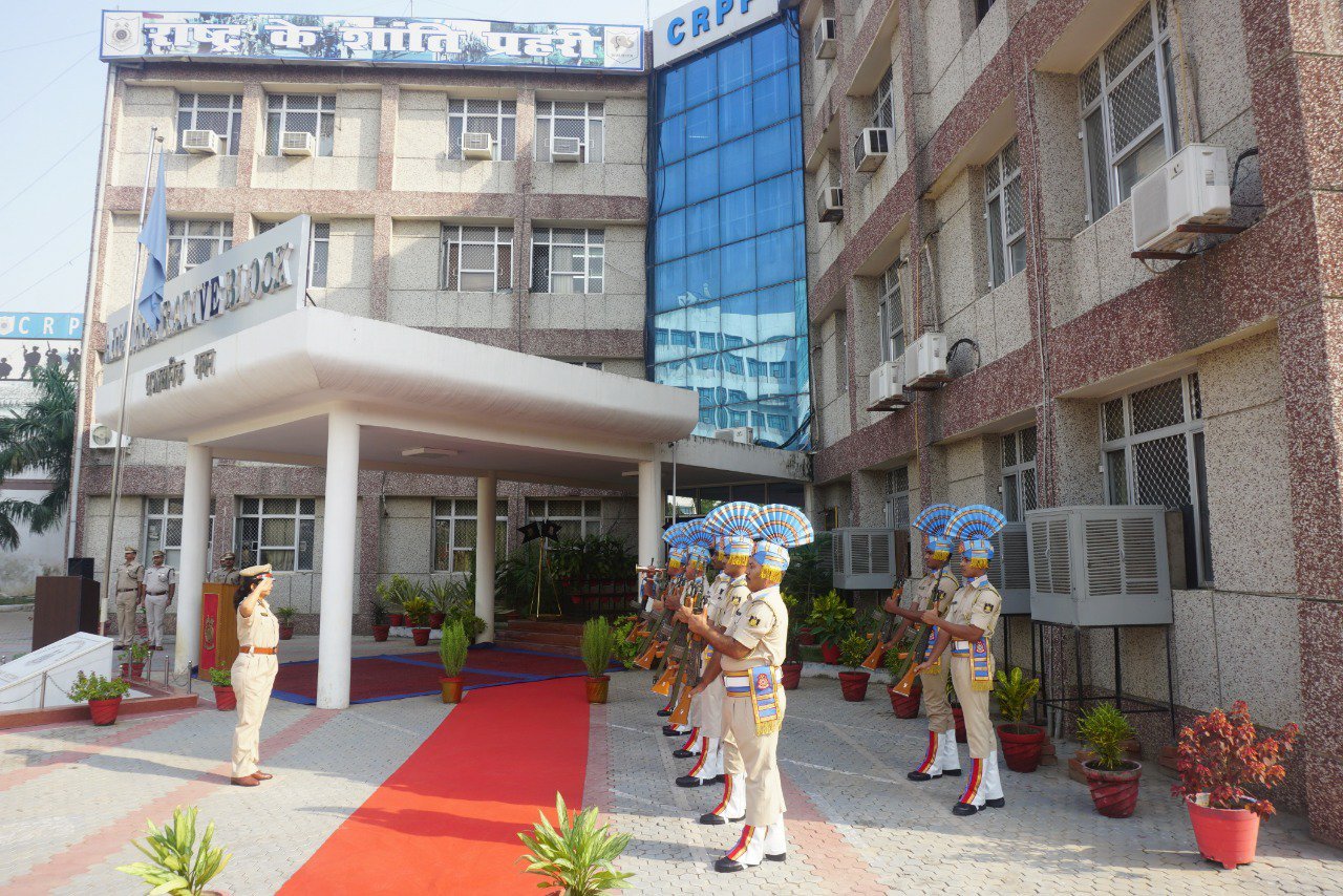 पुलिस महानिरीक्षक सुश्री चारु सिन्हा के. रि. पु. बल की अध्यक्षता में कई कार्यक्रम आयोजित 2 पुलिस महानिरीक्षक सुश्री चारु सिन्हा के. रि. पु. बल की अध्यक्षता में कई कार्यक्रम आयोजित | New India Times