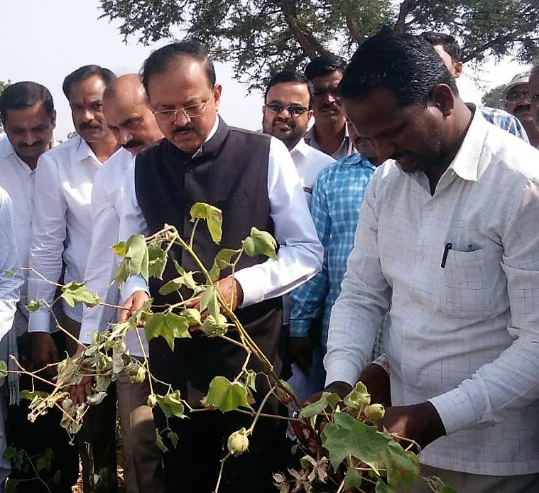 ज़िला सूखाग्रस्त केंद्र से आर्थिक सहायता प्राप्त करने के लिए करेंगे प्रयास: रक्षा राज्यमंत्री भामरे, प्रभावित क्षेत्रों का लिया जायजा और आर्थिक सहायता प्रदान करने का दिया आश्वासन 3 ज़िला सूखाग्रस्त केंद्र से आर्थिक सहायता प्राप्त करने के लिए करेंगे प्रयास: रक्षा राज्यमंत्री भामरे, प्रभावित क्षेत्रों का लिया जायजा और आर्थिक सहायता प्रदान करने का दिया आश्वासन | New India Times