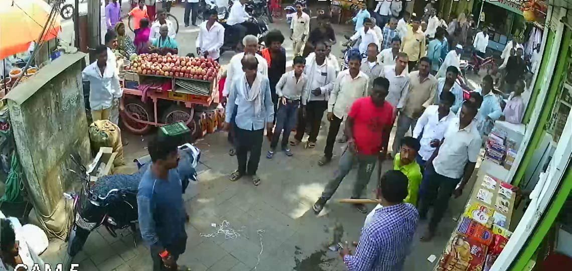 दुर्गा विसर्जन के दौरान हुडदंग मचाने व पत्रकारों की पिटाई करने वाले आरोपियों के खिलाफ पुलिस स्टेशन में मामला दर्ज 2 दुर्गा विसर्जन के दौरान हुडदंग मचाने व पत्रकारों की पिटाई करने वाले आरोपियों के खिलाफ पुलिस स्टेशन में मामला दर्ज | New India Times