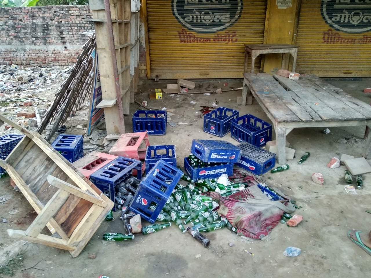 सकुशल विसर्जन जुलूस सम्पन्न कराने के प्रशासनिक दावों को लगा ग्रहण, दुर्गा विसर्जन के दौरान कई जगहों पर बिगड़े हालात 3 सकुशल विसर्जन जुलूस सम्पन्न कराने के प्रशासनिक दावों को लगा ग्रहण, दुर्गा विसर्जन के दौरान कई जगहों पर बिगड़े हालात | New India Times