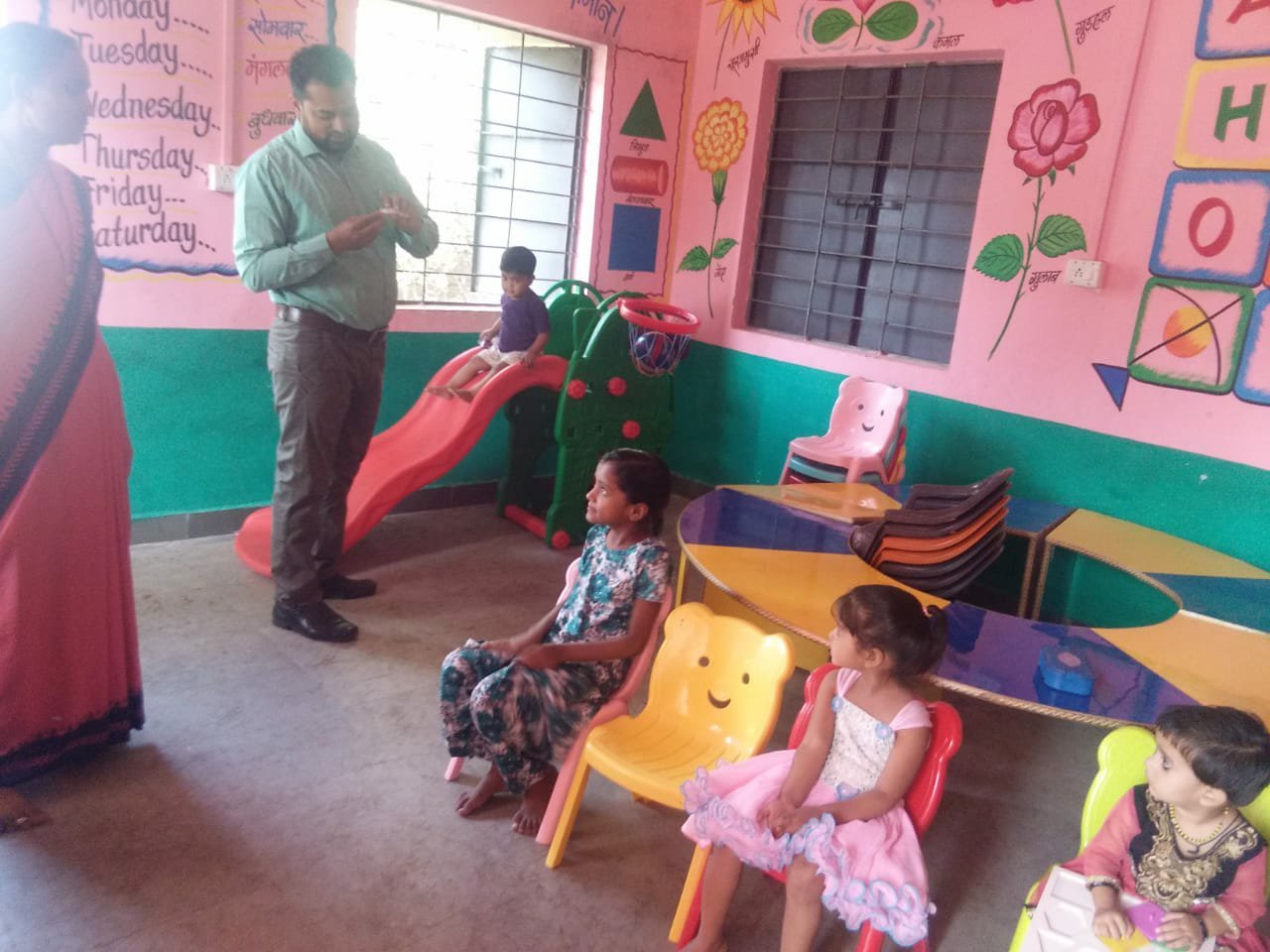 आयुष विभाग ने डेंगू एंव चिकनगुनिया की औषधि का किया निःशुल्क वितरण 3 आयुष विभाग ने डेंगू एंव चिकनगुनिया की औषधि का किया निःशुल्क वितरण | New India Times