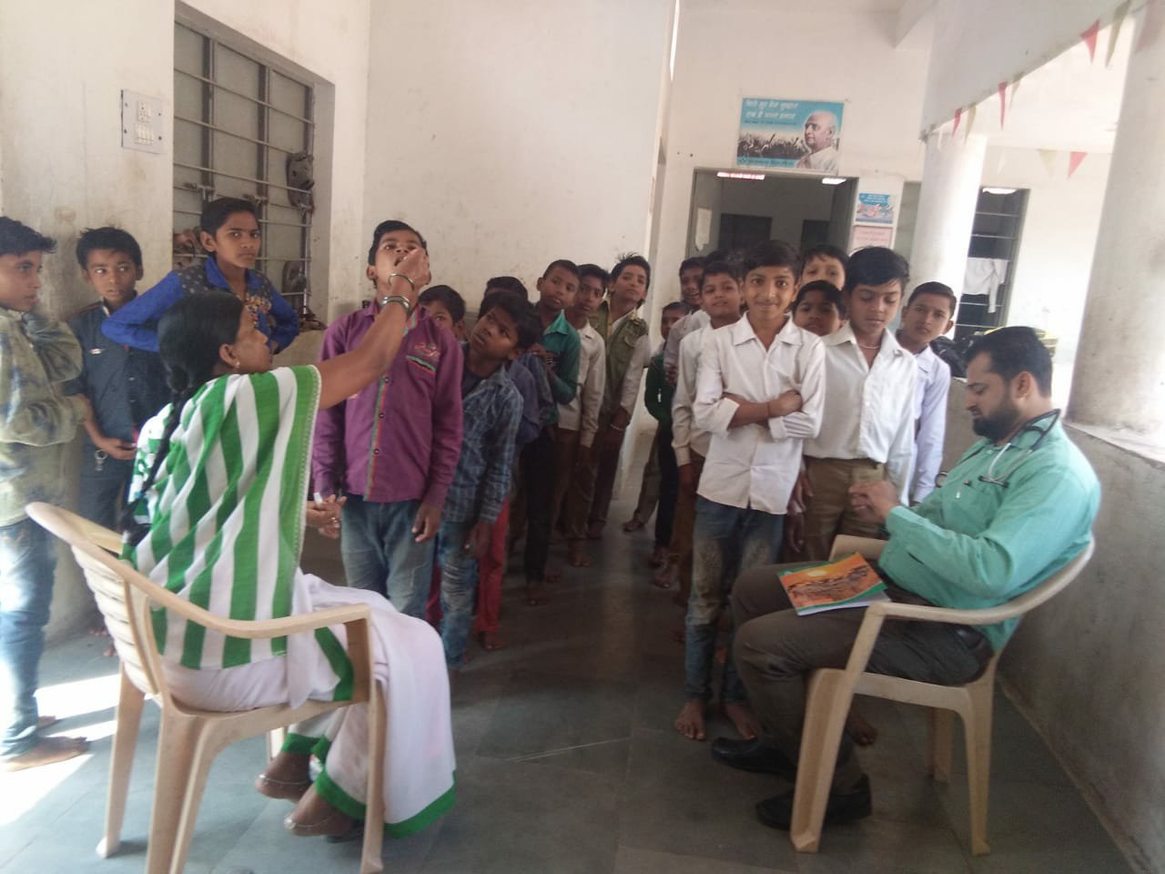 आयुष विभाग ने डेंगू एंव चिकनगुनिया की औषधि का किया निःशुल्क वितरण 2 आयुष विभाग ने डेंगू एंव चिकनगुनिया की औषधि का किया निःशुल्क वितरण | New India Times