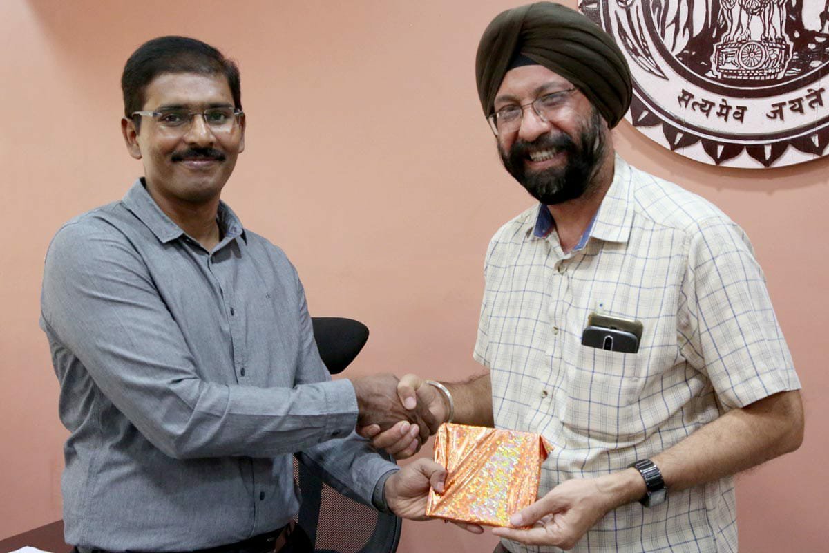 चुनाव संबंधी जानकारी लोगों तक पहुंचाने के लिए कलेक्टर ने देसम मोबाईल एप किया लांच 3 चुनाव संबंधी जानकारी लोगों तक पहुंचाने के लिए कलेक्टर ने देसम मोबाईल एप किया लांच | New India Times