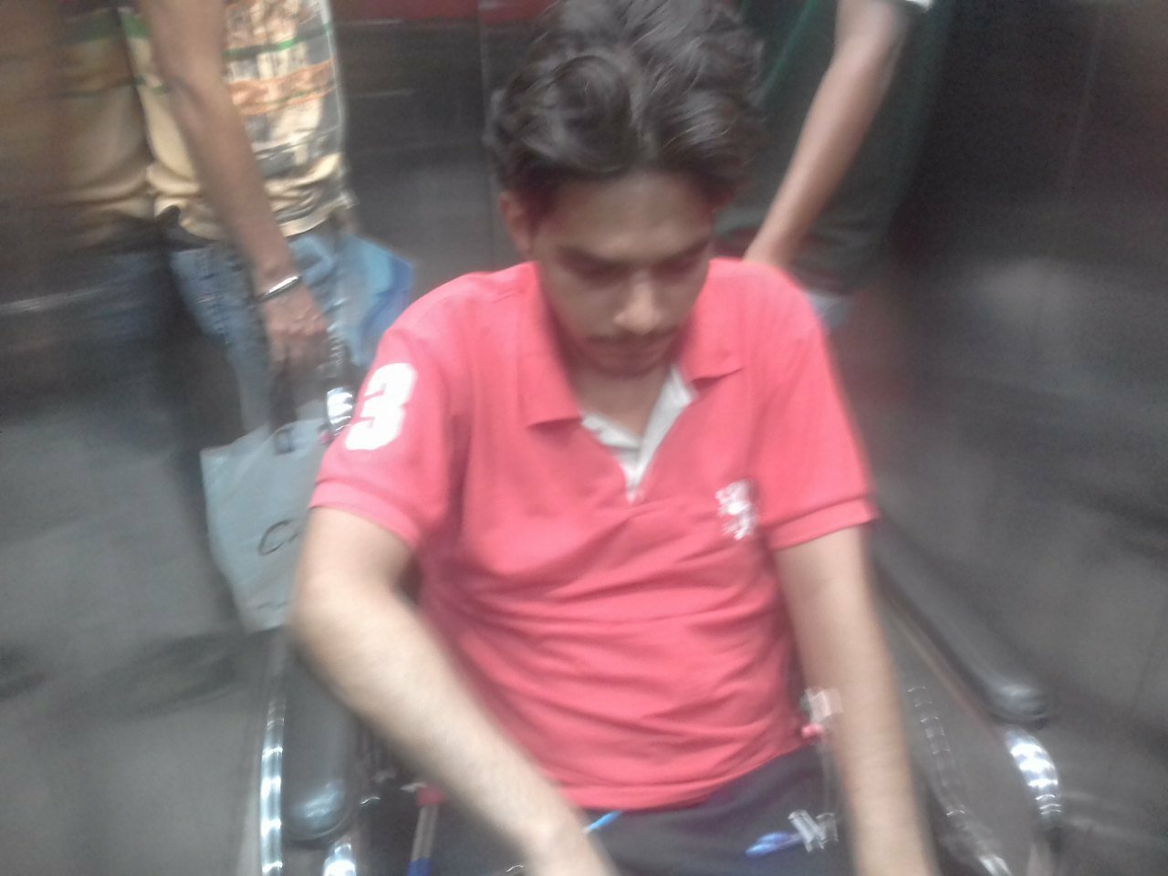 शिवपुरी शहर में स्टूडेंट्स गैंग का आतंक, महावीर ट्रांसपोर्ट पर लगभग 50 युवकों बोला धावा, मारपीट में दो कर्मी घायल, एक ग्वालियर रेफर | New India Times