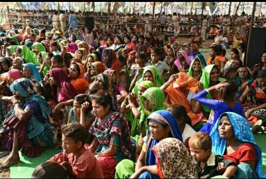 उज्जैन महाकाल की नगरी से पूजा अर्चना कर कांग्रेस अध्यक्ष राहुल गांधी झाबुआ पहुंचे, सभा को किया संबोधित | New India Times