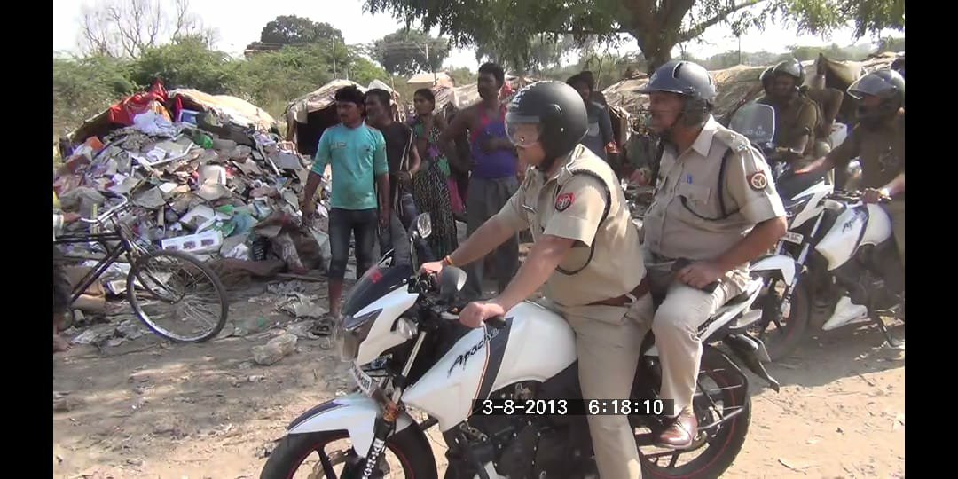 अपाची बाइक पर सवार हुए पुलिस कप्तान, चला जबरदस्त चेकिंग अभियान | New India Times