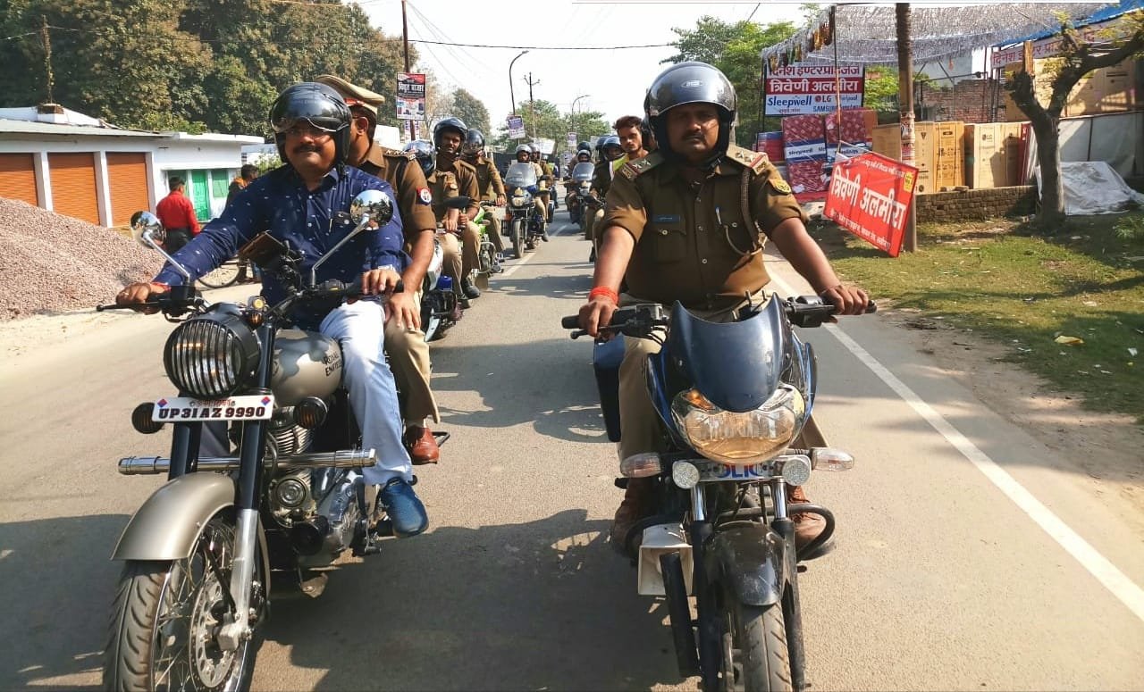 पुलिस जवानों द्वारा निकाली गयी दुपहिया वाहन रैली | New India Times