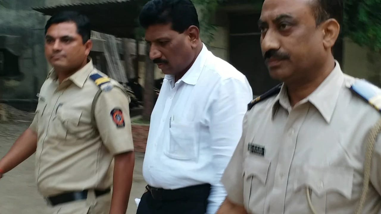 14 लाख रुपये की रिश्वत लेते हुए भिवंडी प्रांत कार्यालय का स्टेनो रंगे हाथों गिरफ्तार | New India Times