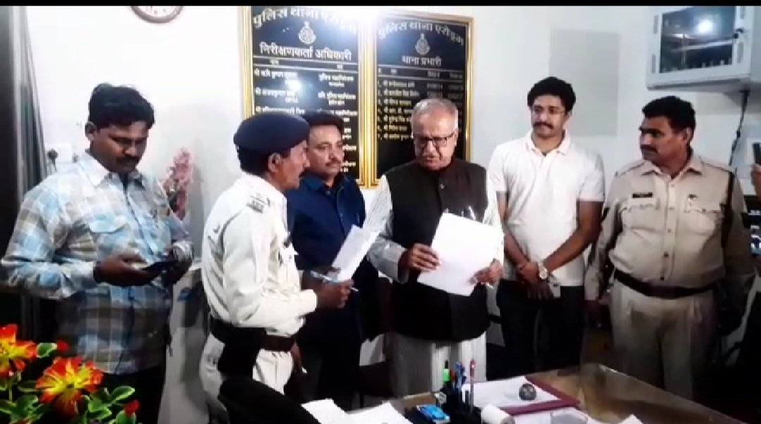 सांसद नंद कुमार सिंह चौहान पहुंचे इंदौर के एरोडरम थाने, सोशल मीडिया पर जारी पत्र को बताया फर्ज़ी | New India Times