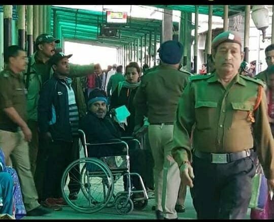 न्यूज चैनल ‘समाचार प्लस’ के सीईओ और एडिटर-इन-चीफ उमेश कुमार पिछले तीन दिनों से उत्तराखंड पुलिस की हिरासत से ही हो गये हैं लापता, किसी को नहीं दी जा रही है कोई जानकारी | New India Times