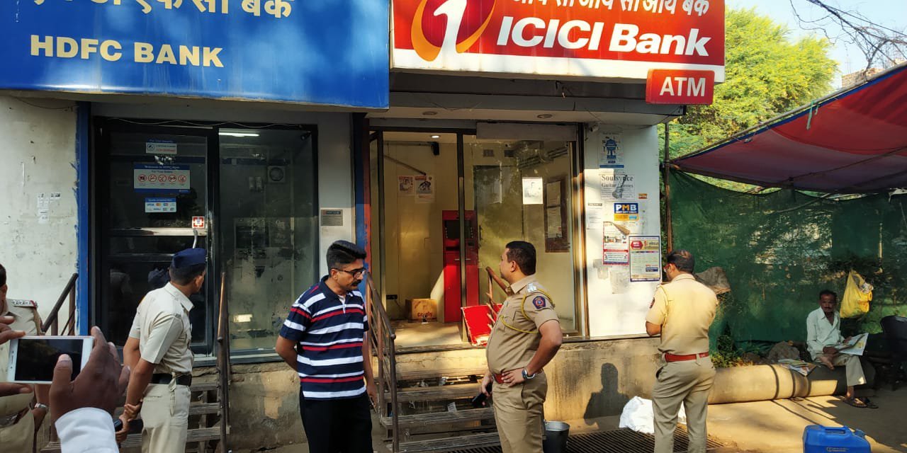 धुलिया में बदमाश नोटों से भरा एटीएम मशीन ही उखाड़ कर हुए फरार, कई और एटीएम लूटने की हुई है कोशिश | New India Times