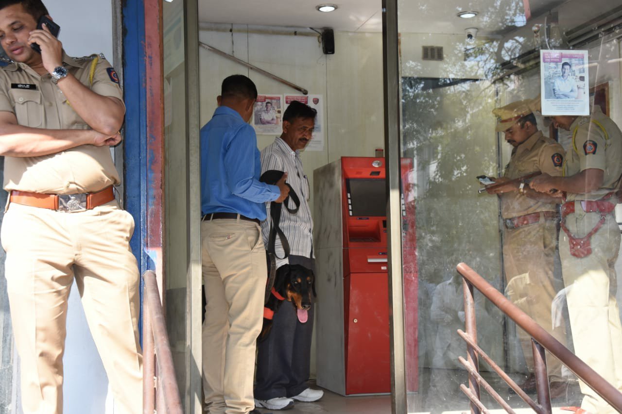 धुलिया में बदमाश नोटों से भरा एटीएम मशीन ही उखाड़ कर हुए फरार, कई और एटीएम लूटने की हुई है कोशिश | New India Times