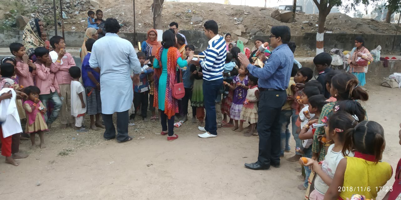 गरीबों के साथ न्यू इंडिया फाउंडेशन एनजीओ ने मनाई दिवाली 2 गरीबों के साथ न्यू इंडिया फाउंडेशन एनजीओ ने मनाई दिवाली | New India Times
