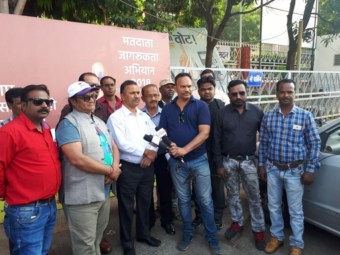 जनसंपर्क कार्यालय में बीते कई वर्षों से पदस्थ अधिकारियों की स्थानांतरण करने की मांग को लेकर मध्य प्रदेश मीडिया संघ भोपाल ने मुख्य चुनाव आयुक्त को सौंपा ज्ञापन | New India Times